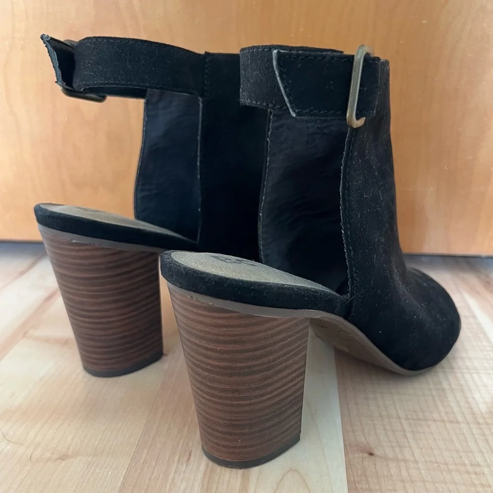 Open Toe Booties - Picture 3 of 6